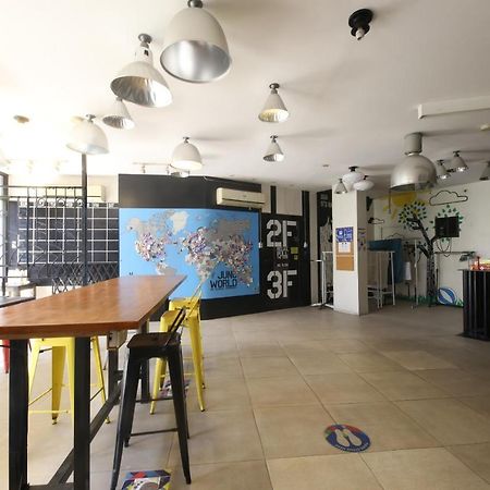 OYO 866 Junction Hostels Manila Exterior foto
