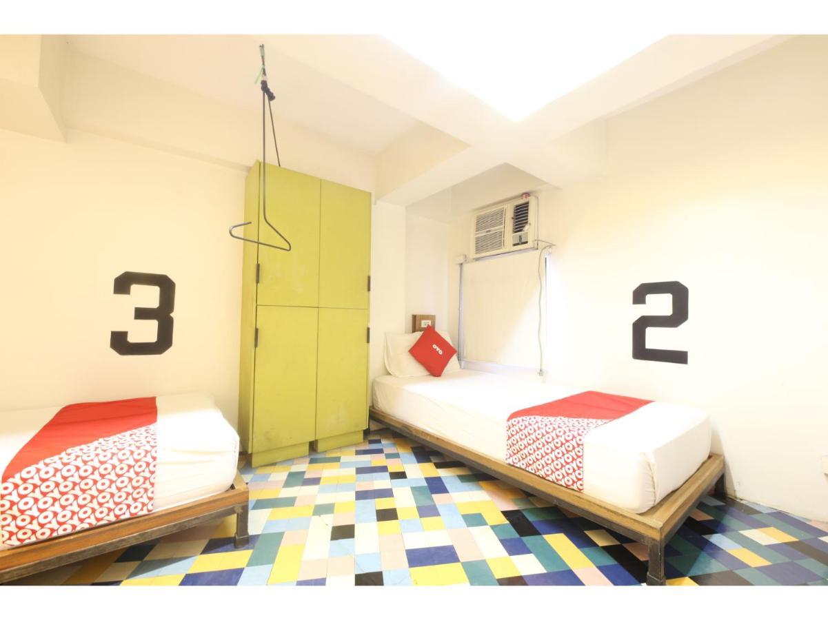 OYO 866 Junction Hostels Manila Exterior foto